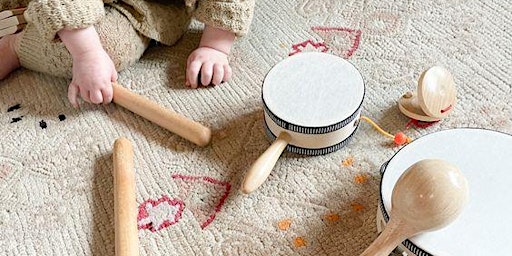 Toddler MUSIC with instruments!  primärbild
