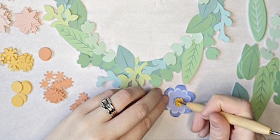 Imagem principal de make a floral paper wreath - creative workshop