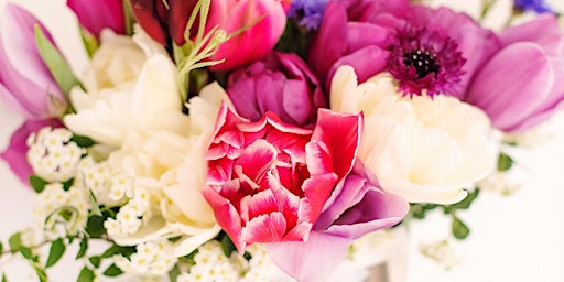 Immagine principale di Mother's Day: Hand-Tied Bouquet Design Workshop 