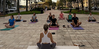 Hauptbild für Yoga al atardecer - Downtown Doral y via Zoom - Martes 04/30 - 6:30pm