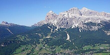 Chase the Sky: Three Days of Soul-Stirring Hikes in the Dolomites  primärbild