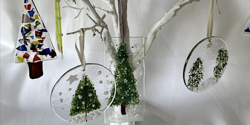 Imagen principal de Christmas Decorations Fused Glass Workshop - Fully Booked