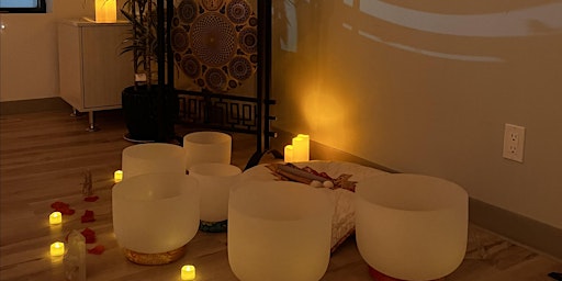 Image principale de Couples Sound Bath: Rose Petals x Candlelight - Date Night
