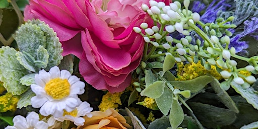 Imagen principal de Summer Wreath made with Artificial Flowers