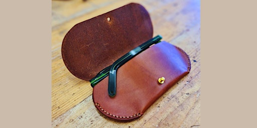 Leather Masterclass: Make a classic leather sunglasses case  primärbild