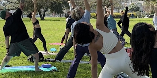 Imagem principal do evento Torrance Morning Park Yoga at Lago Seco Park