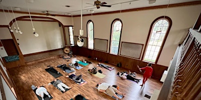 Immagine principale di Yoga Teacher Training: Naper Settlement Lab 