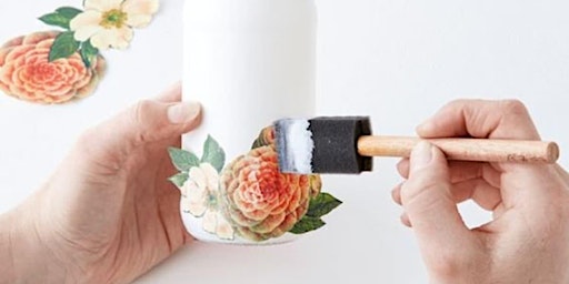 Immagine principale di Decoupage Workshop: Personalized Gifts for Mom! 