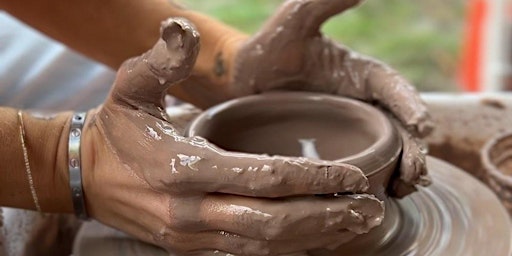 Pottery playing Jazz - Beginners Wheel Throwing (FIRING NOT INCLUDED) primary image