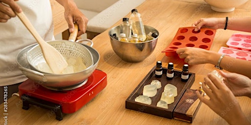 Image principale de DIY Soap Making Workshop! Bring the Bubbly! Sip & Soap!