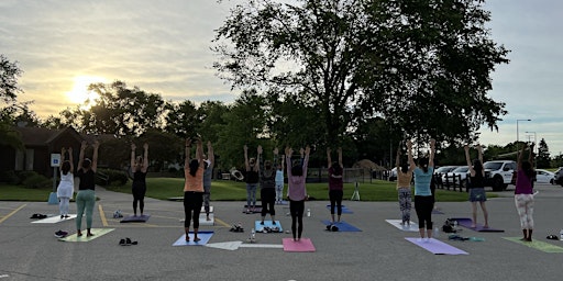Immagine principale di Free Sunrise Yoga in the Park on Fridays in June from 6 a.m. to 7 a.m. 