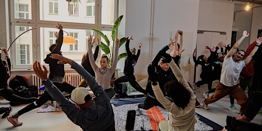 Imagem principal do evento Flexn' Flourish Yoga + Book Swap