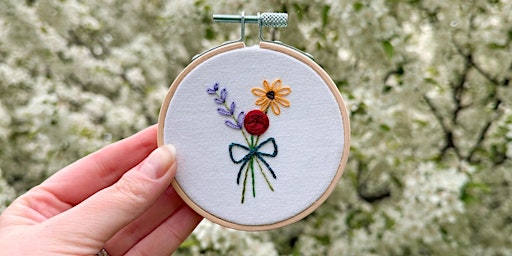 Hauptbild für Mini Embroidered Flowers Workshop