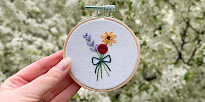 Primaire afbeelding van Mini Embroidered Flowers Workshop