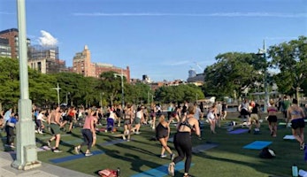 Imagem principal do evento Yoga by the Hudson, West Village ☀️