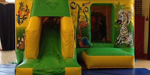 We are opening our Bouncy castle and soft play for Drop in sessions  primärbild