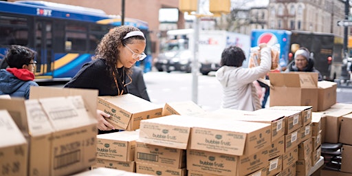 Imagem principal de Help Distribute Food to Families in Hamilton Heights!