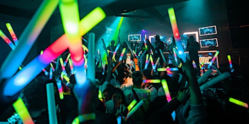 Sabado Gigante Biggest Glow Stick Party In Florida  primärbild