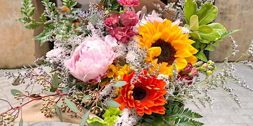Imagem principal de Dimples Flowers Bouquet Workshop