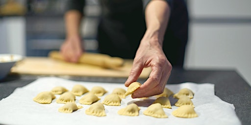 Image principale de Naples Cooking Class Experience: Make Ravioli and Gnocchi with Wine