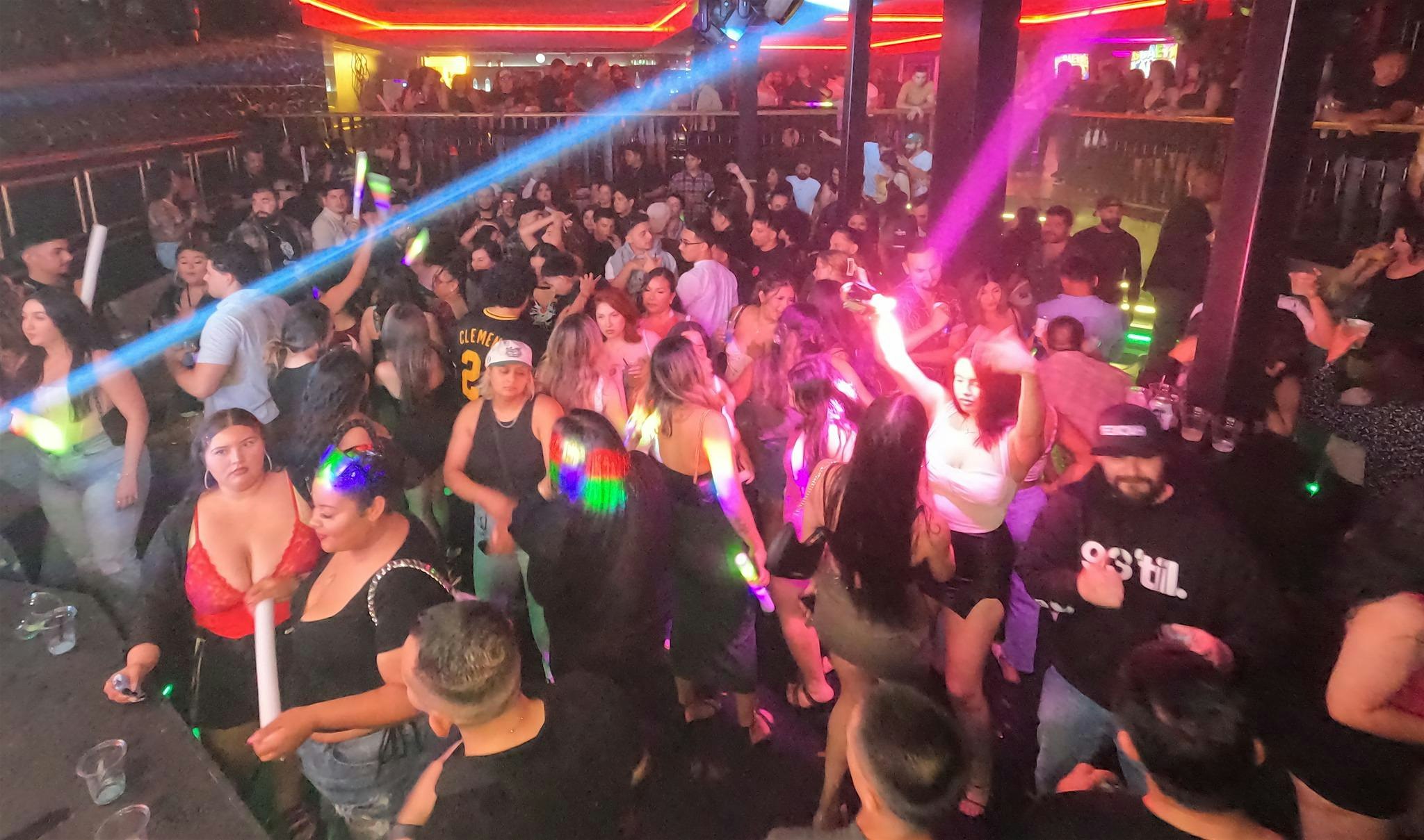 DJ Stretch - Las Vegas LIVE  @ Vault Nightclub Modesto