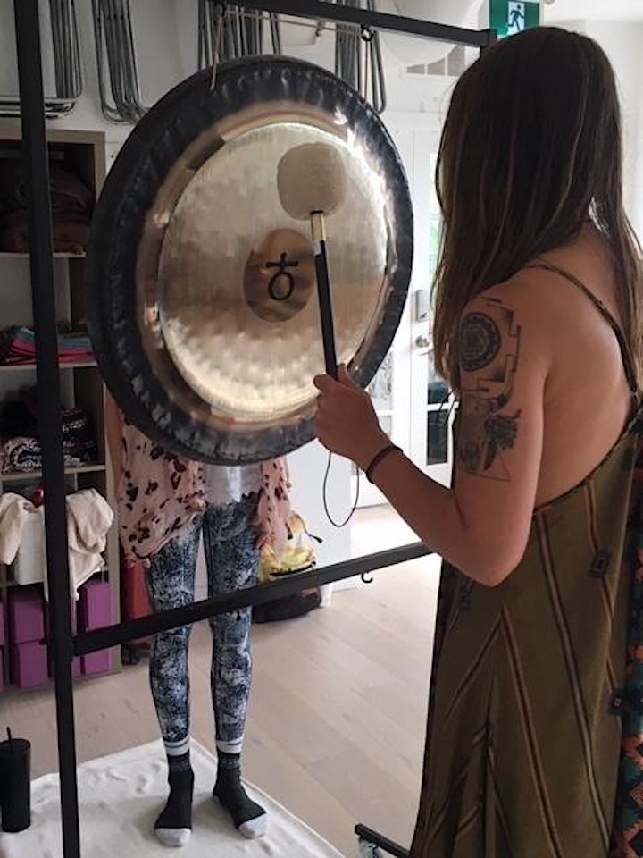 Gong Playing - An Introduction image