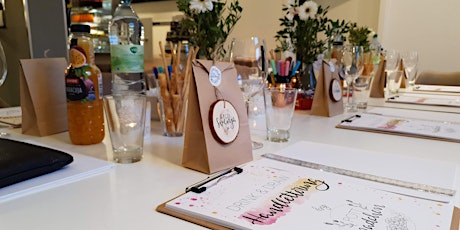 Hauptbild für Drink & Draw: Handlettering-Workshop mit Weinverkostung