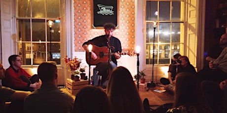 Image principale de Moon Looks On- solo acoustic show- Crane Bar Galway