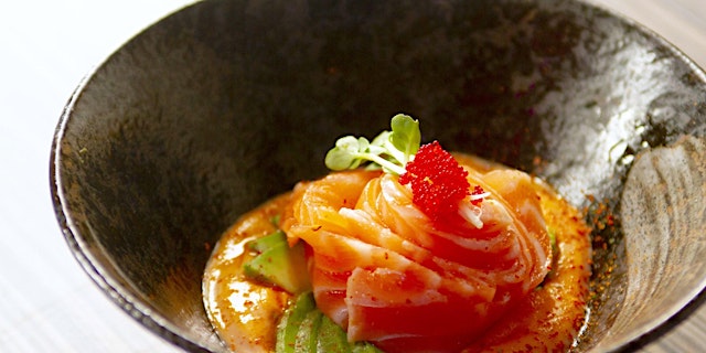 Image principale de Handcrafted Maki Masterpieces - Cooking Class in Washington, D.C. | Cozymeal™