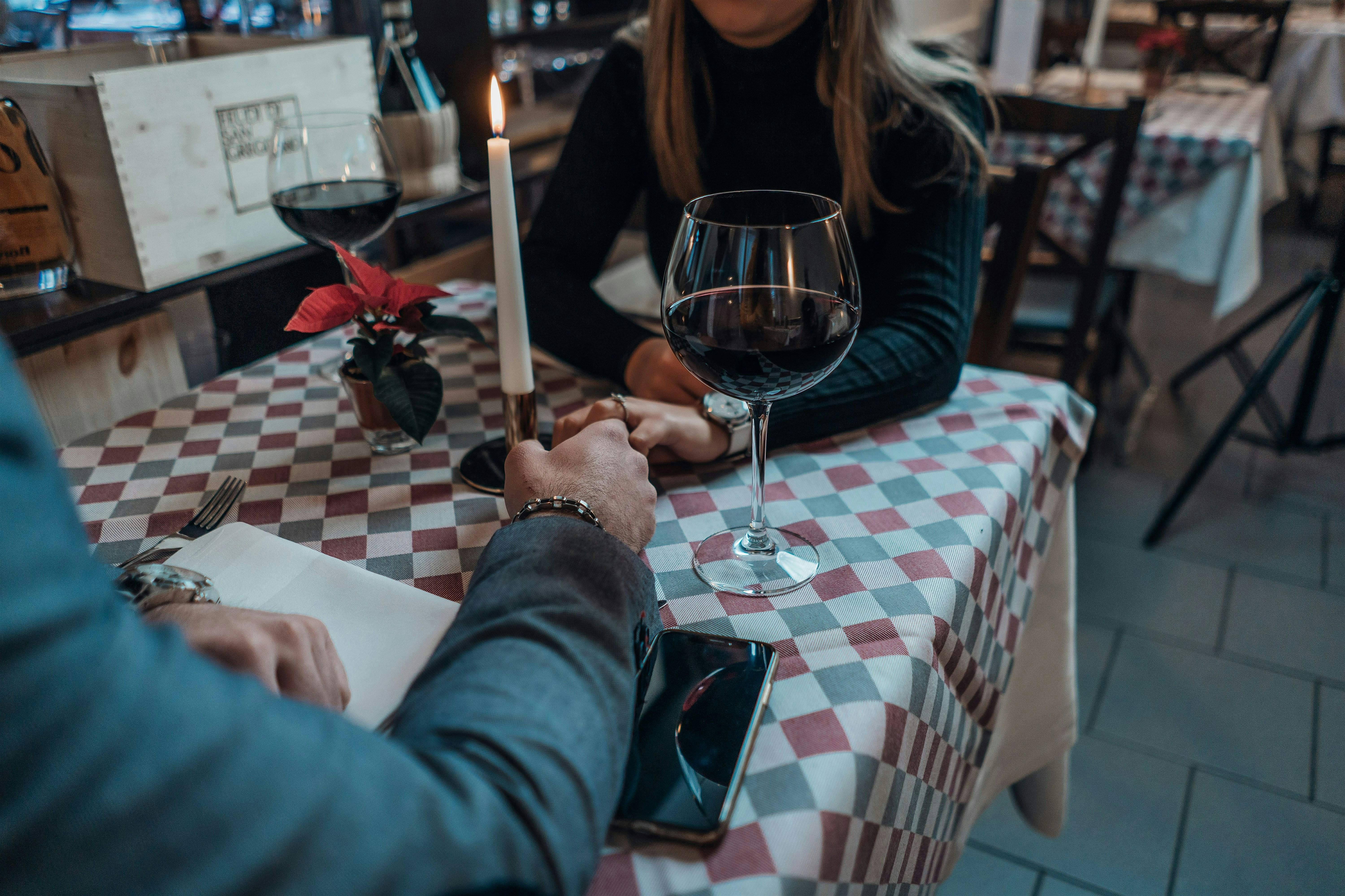 Flirt & Fizz: A Speed Dating Adventure for Singles!